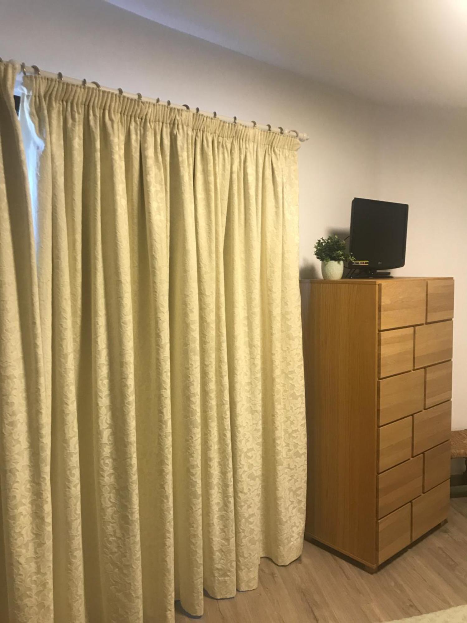 Habitacion Deluxe Con Bano Privado En Atalaya Apartagolf, إِستيبونا المظهر الخارجي الصورة