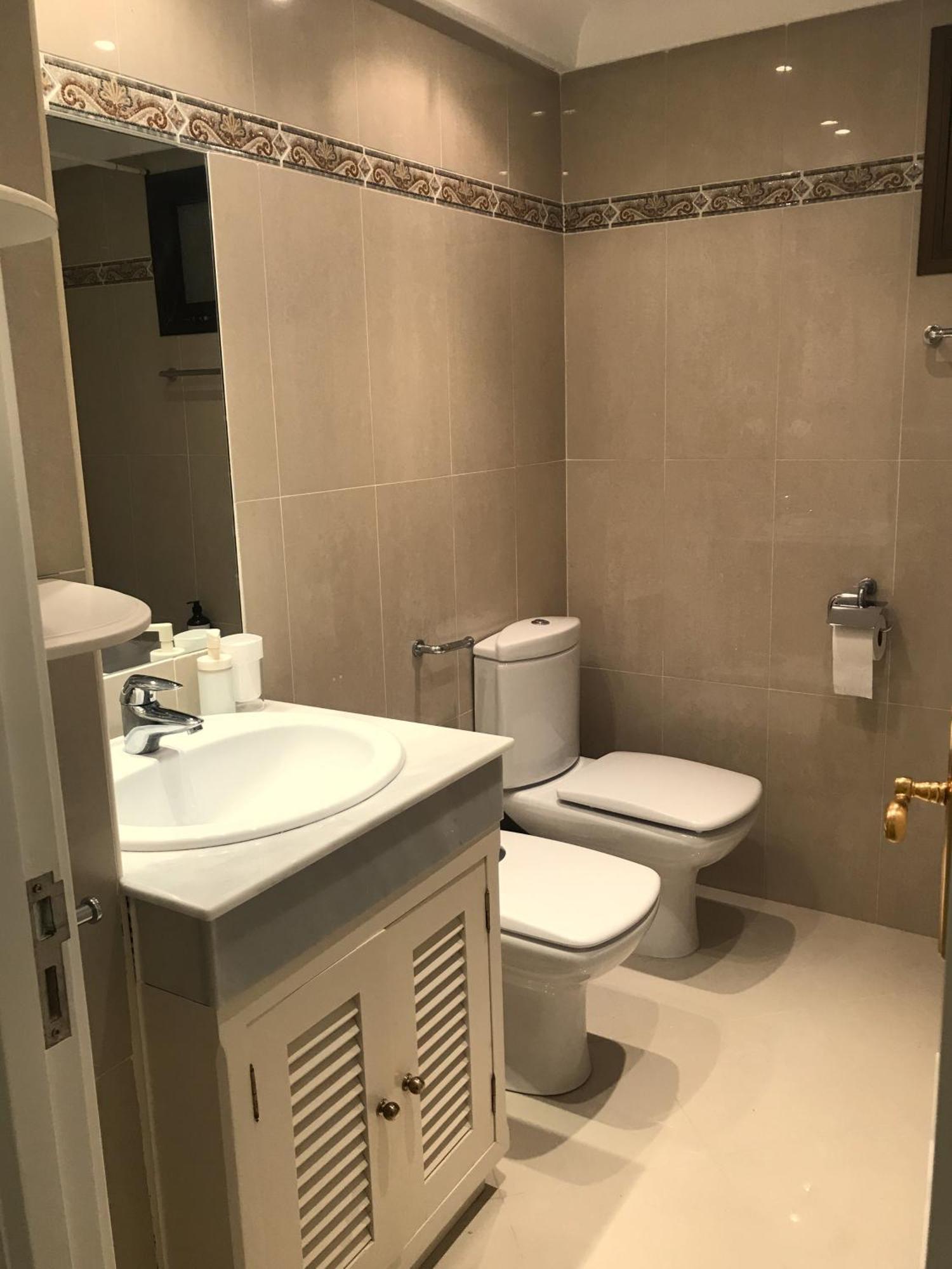 Habitacion Deluxe Con Bano Privado En Atalaya Apartagolf, إِستيبونا المظهر الخارجي الصورة