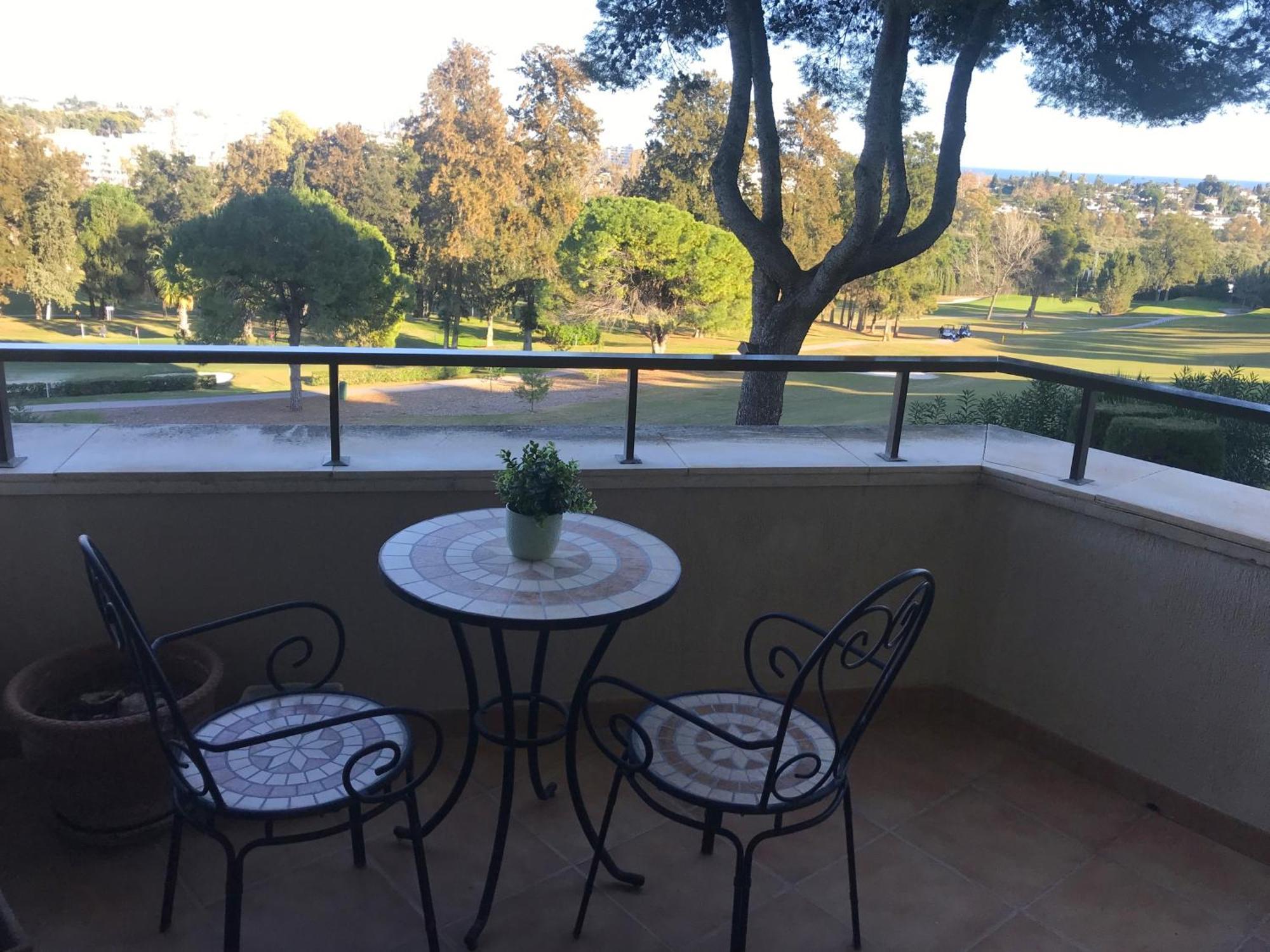 Habitacion Deluxe Con Bano Privado En Atalaya Apartagolf, إِستيبونا المظهر الخارجي الصورة